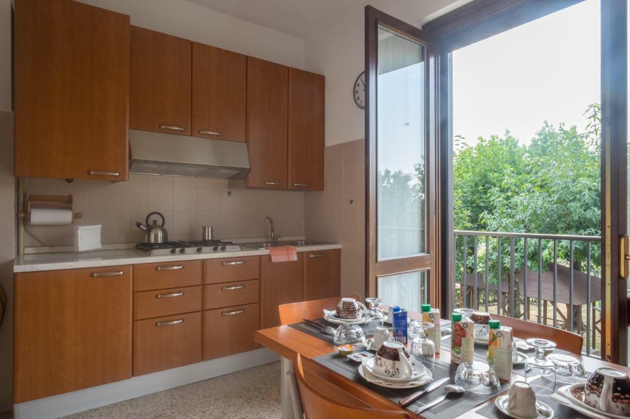 B&B Le Camelie Bareggio Buitenkant foto