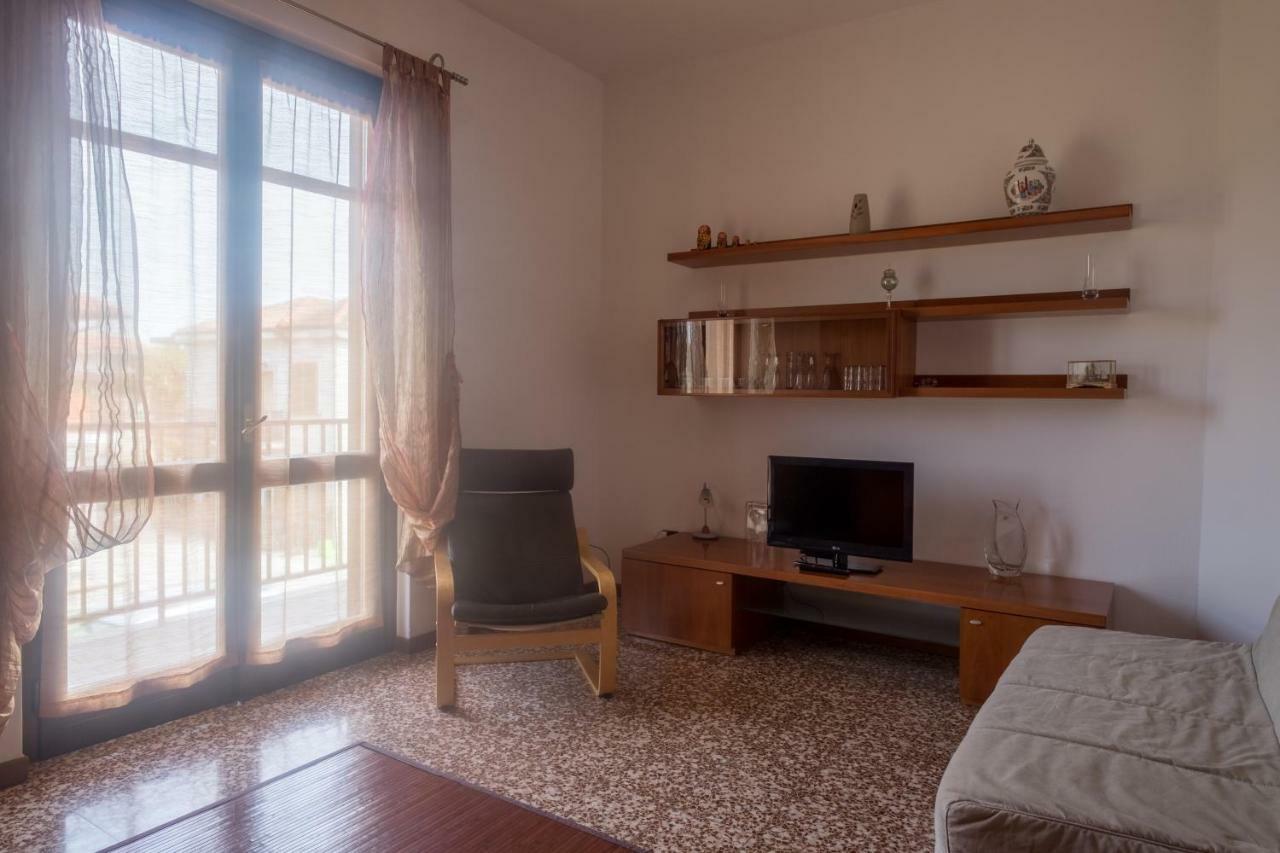 B&B Le Camelie Bareggio Buitenkant foto