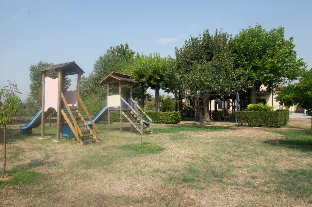B&B Le Camelie Bareggio Buitenkant foto