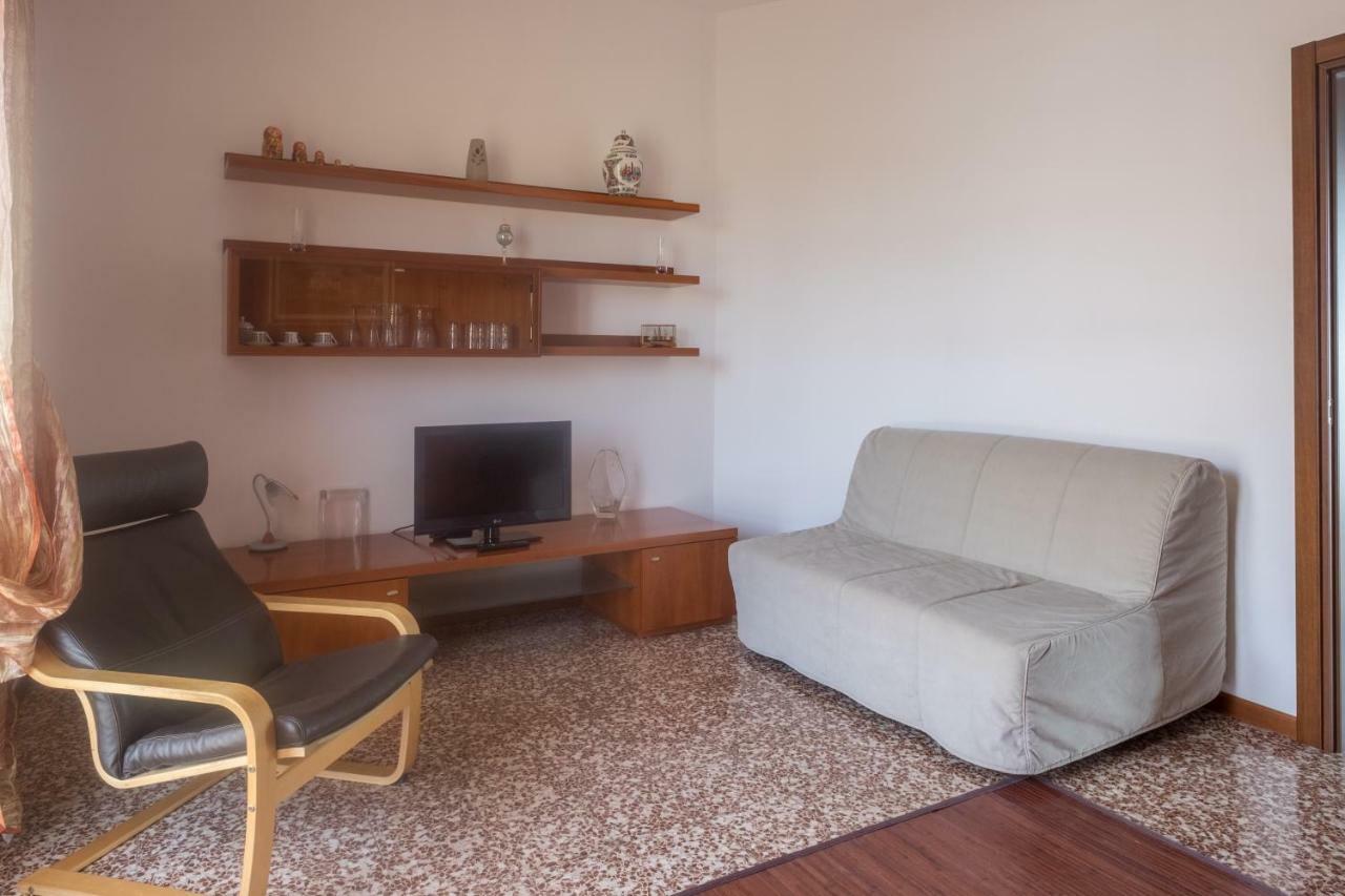 B&B Le Camelie Bareggio Buitenkant foto