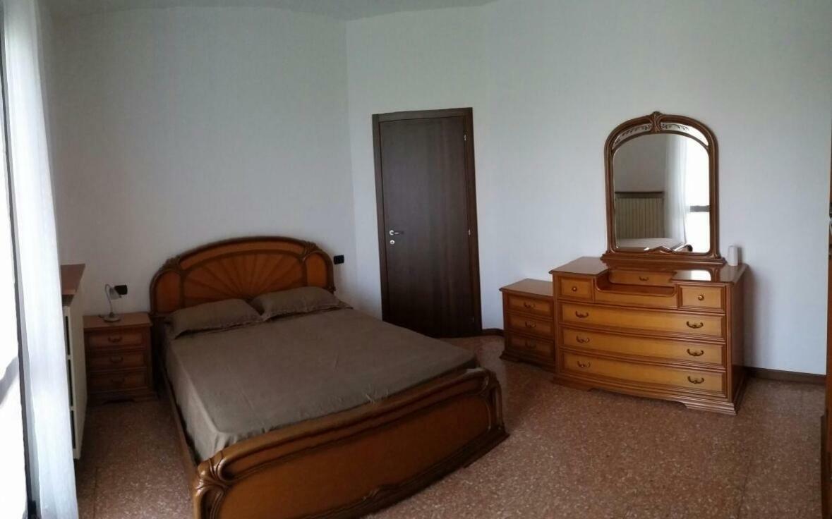 B&B Le Camelie Bareggio Buitenkant foto